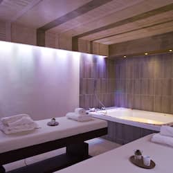Couples treatment room(s), sauna, hot tub, steam room