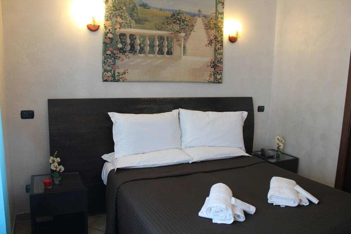 Standard Double Room | In-room safe, free WiFi