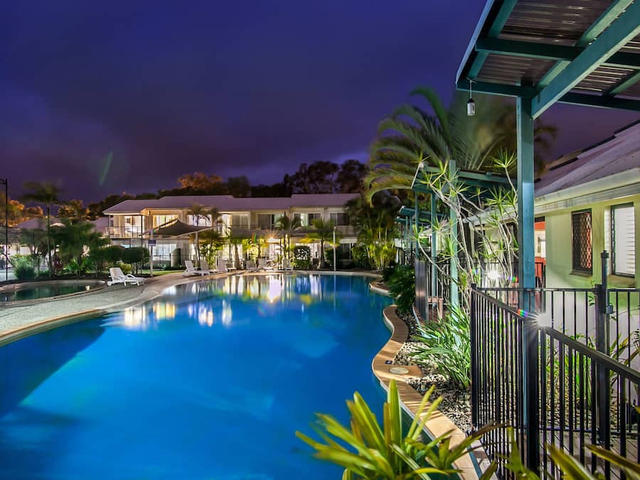 3 Außenpools, beheizter Pool, Sonnenschirme, Liegestühle