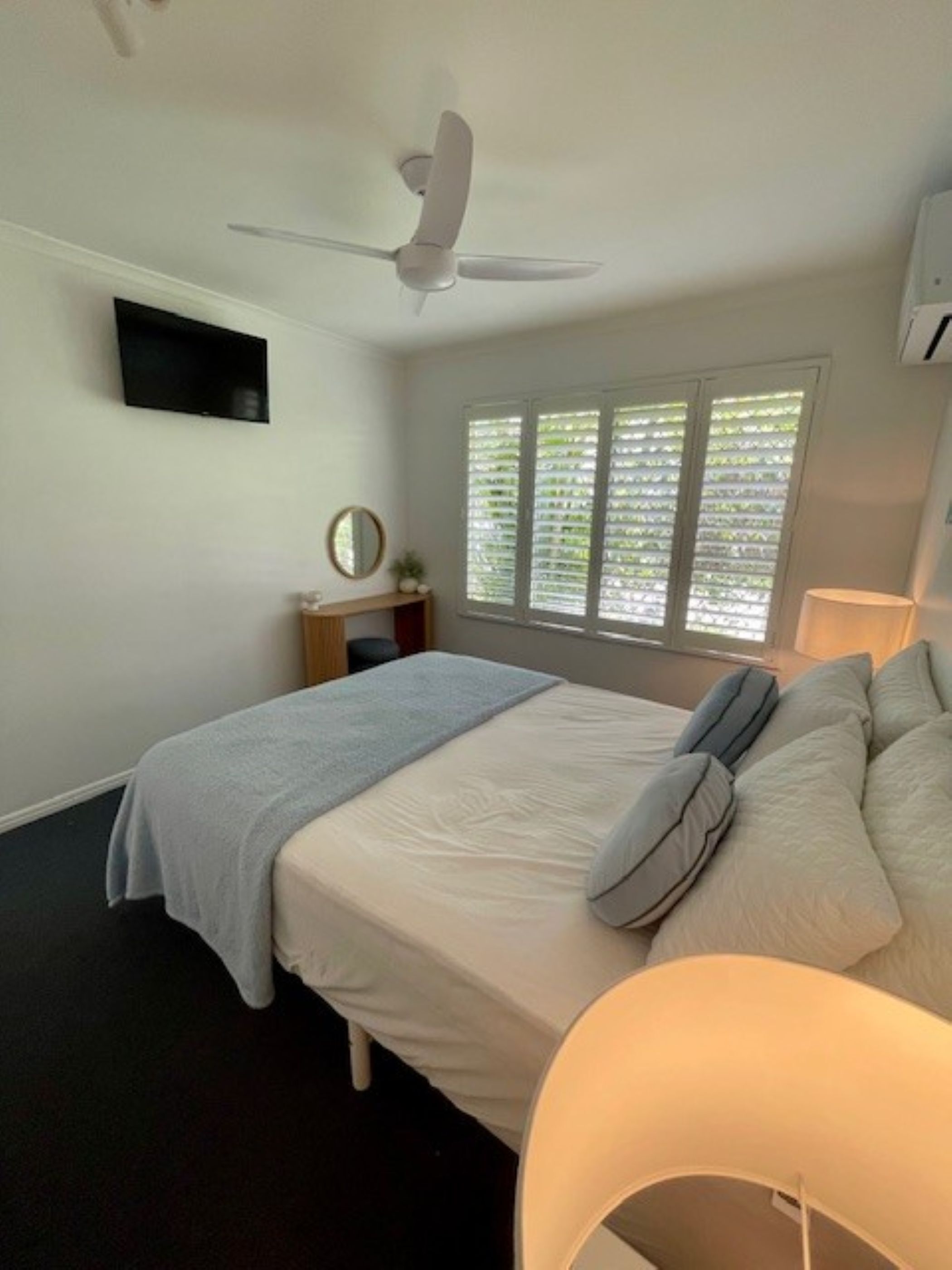 Villa superior, 2 habitaciones | Caja de seguridad en la habitación y tabla de planchar con plancha 