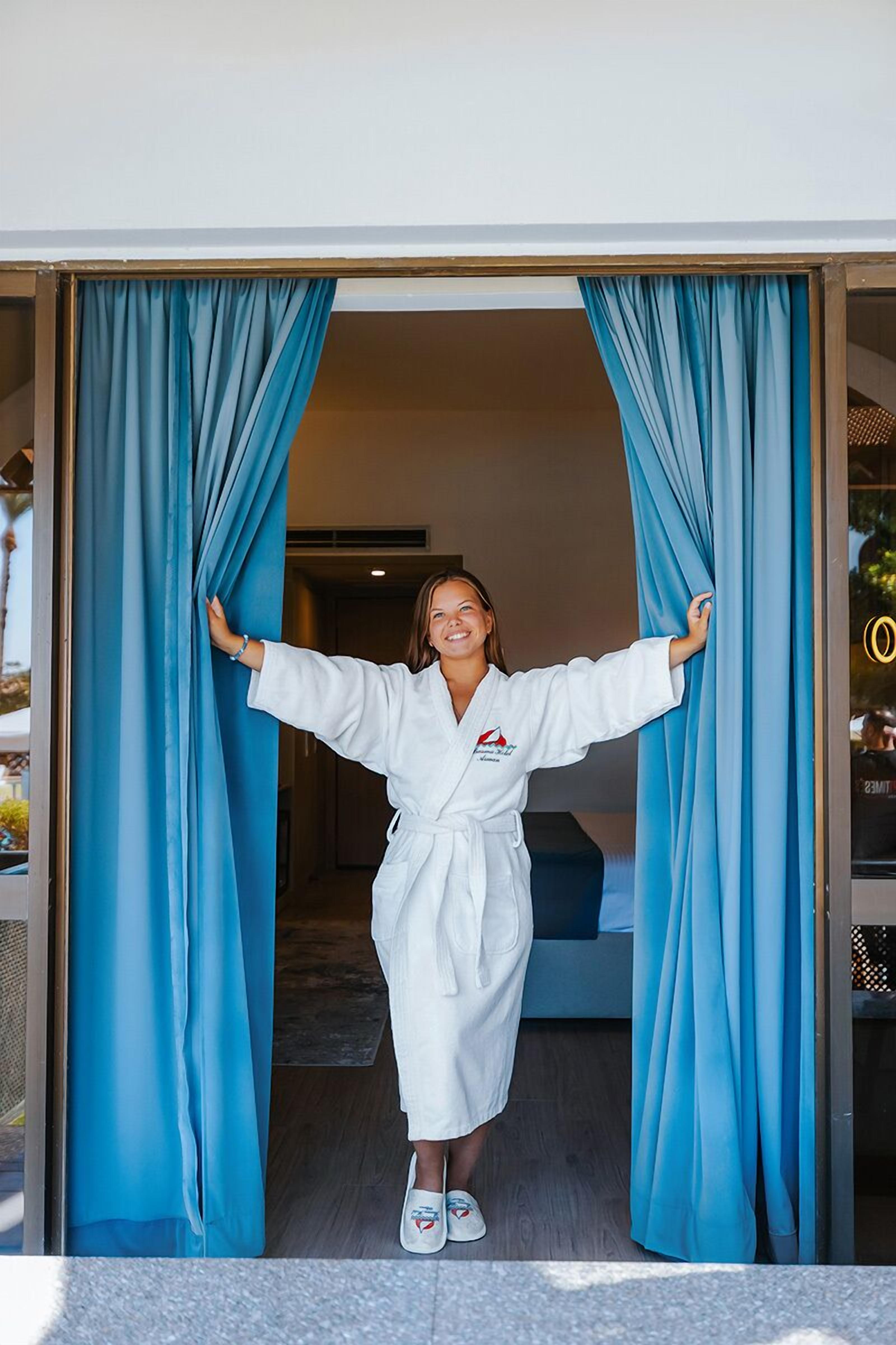 Room, Pool View | Minibar, in-room safe, iron/ironing board, rollaway beds