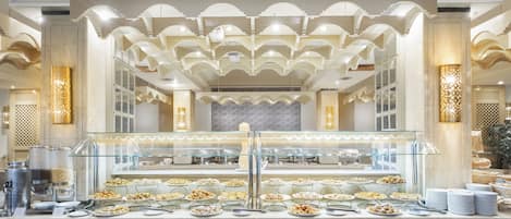 Petit déjeuner buffet compris tous les jours