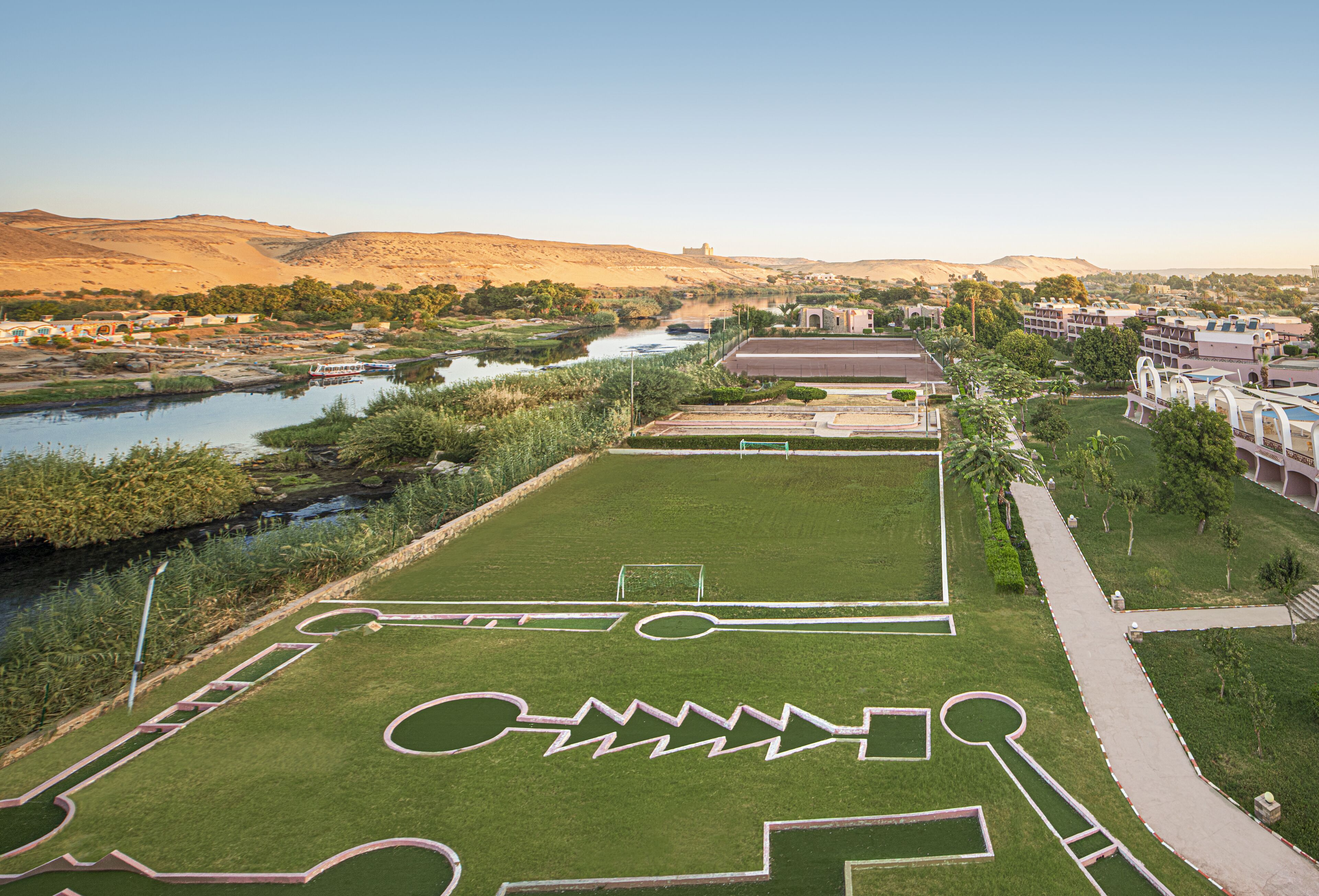 Children’s play area – outdoor