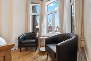 Phòng 4 Tiêu chuẩn, 2 giường cỡ queen | Phòng cách âm, bàn ủi/dụng cụ ủi quần áo 