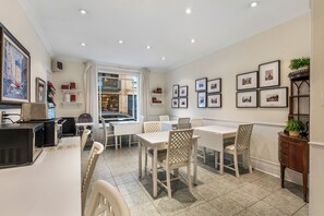 منطقة تناول الإفطار