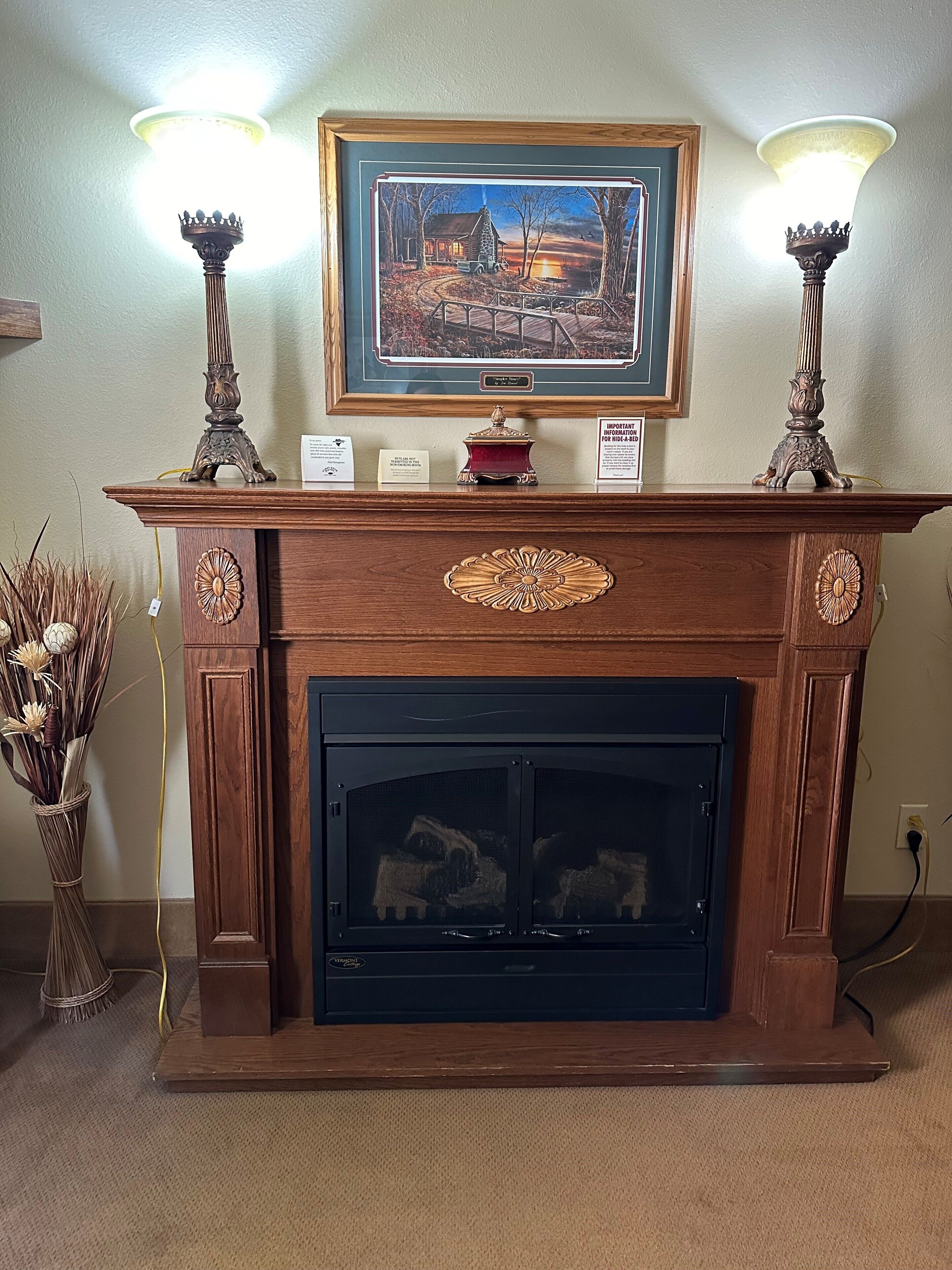 suite, 1 queen bed with sofa bed | living area | tv