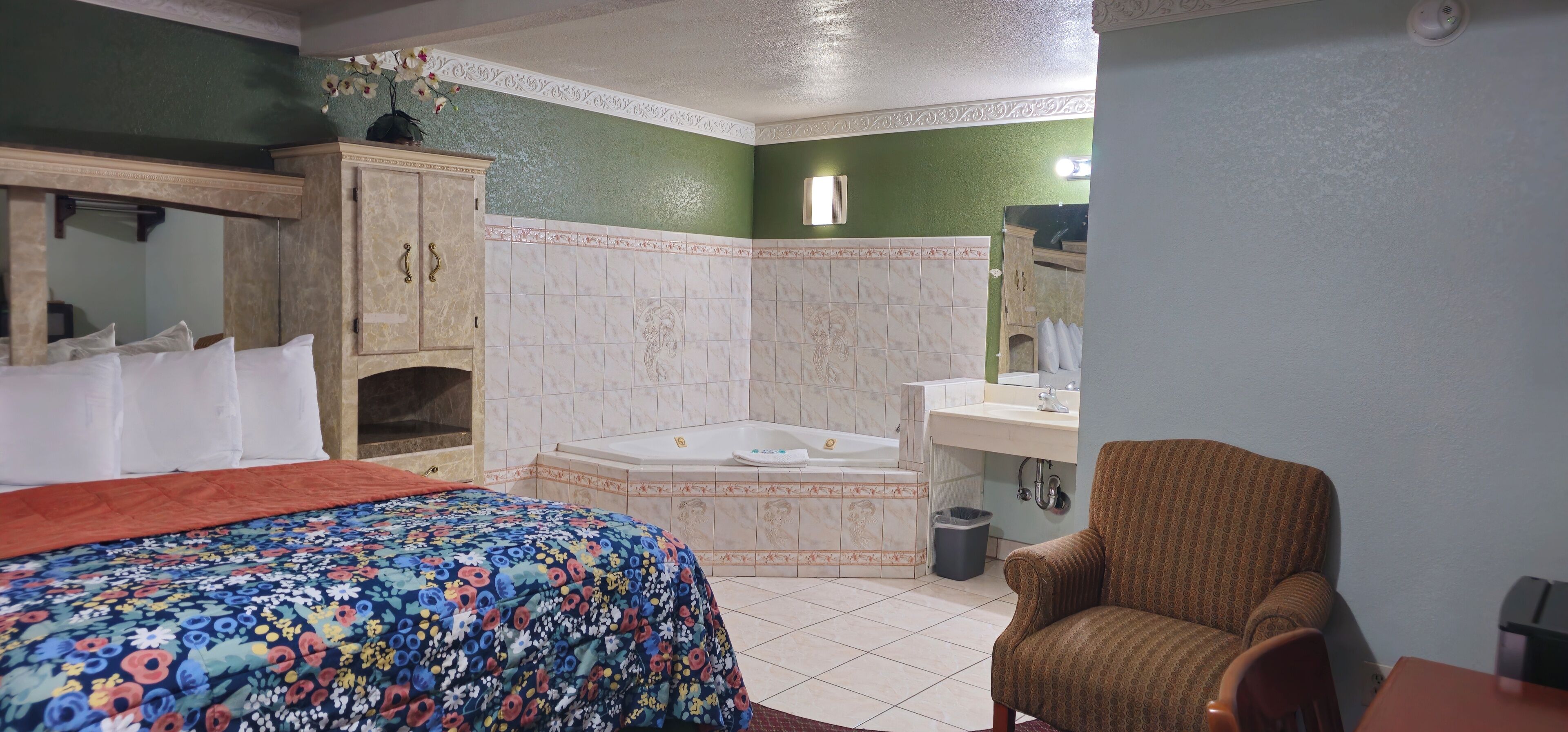 Comfort-rum | Skrivbord, mörkläggningsgardiner, strykjärn/strykbräda och gratis wi-fi