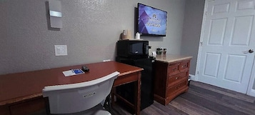 Room, 1 Queen Bed, Accessible, Non Smoking | Desk, blackout drapes, iron/ironing board, free WiFi