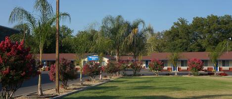 Standaard kamer, 1 queensize bed, niet-roken | Uitzicht vanuit accommodatie