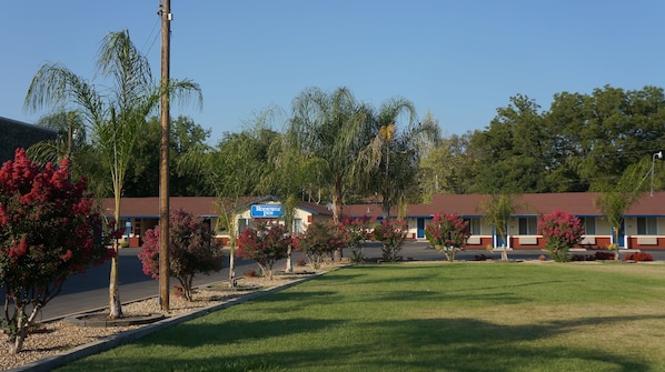 غرفة عادية - سرير كبير - لغير المدخنين | الإطلالة من المنشأة