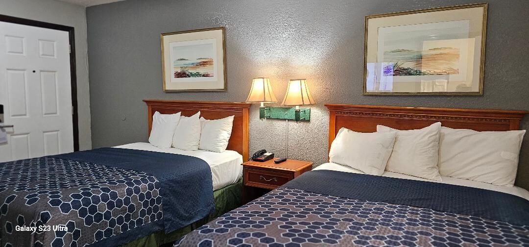 Basic-rum | Skrivbord, mörkläggningsgardiner, strykjärn/strykbräda och gratis wi-fi