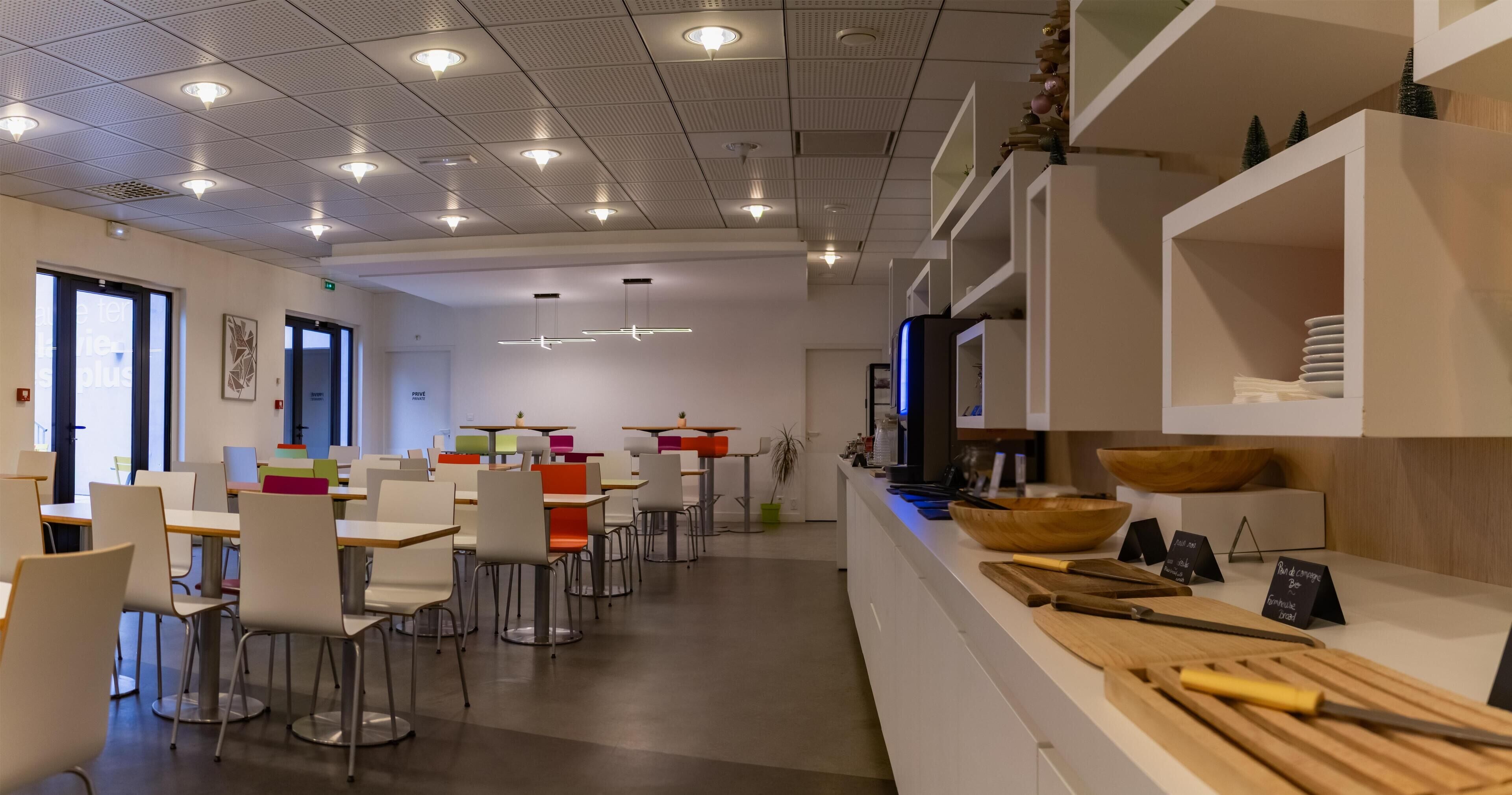 매일 뷔페 아침 식사(1인당 EUR 16)