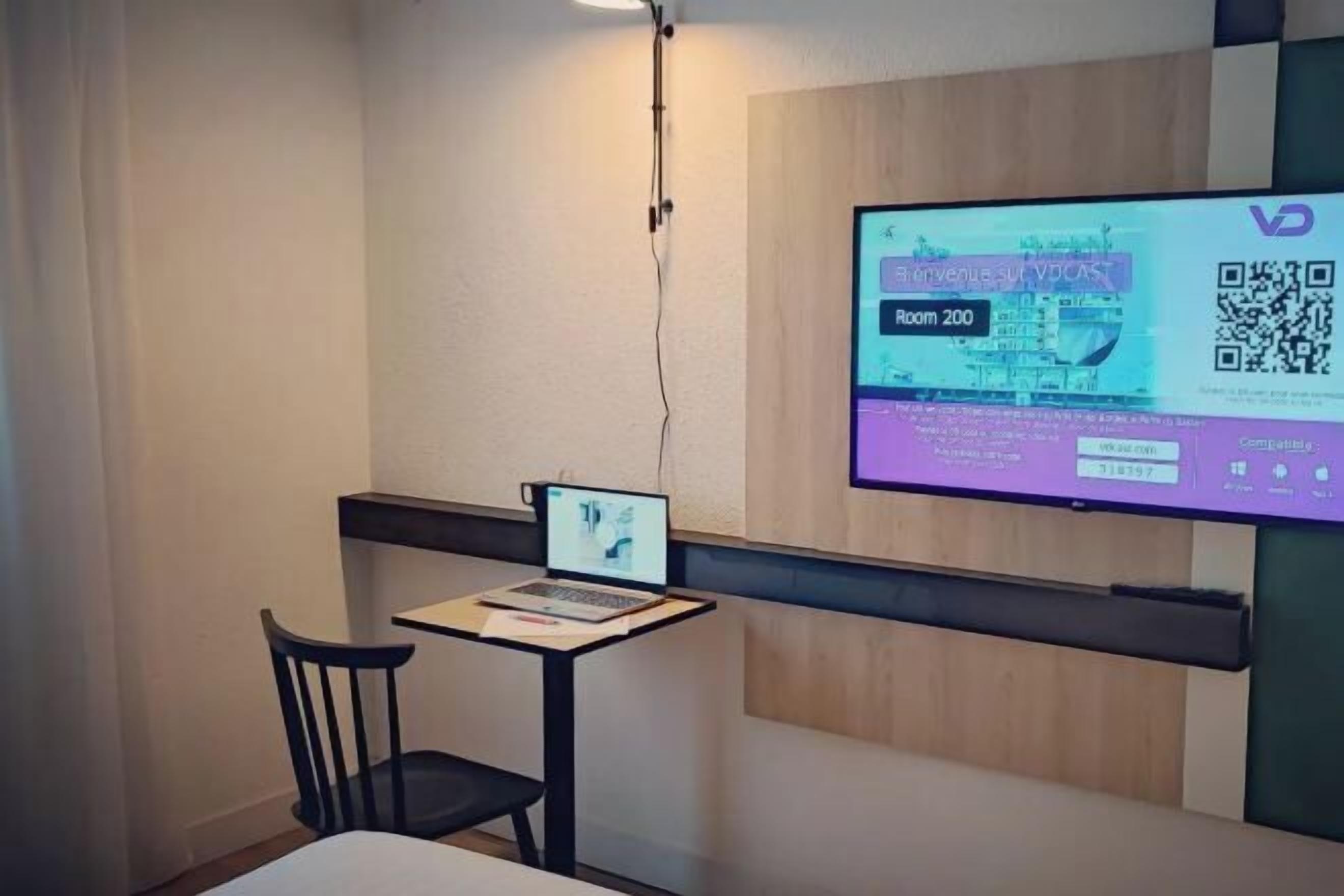 Desk, soundproofing, iron/ironing board, free WiFi