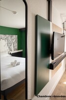 Family Room | Desk, soundproofing, iron/ironing board, free WiFi