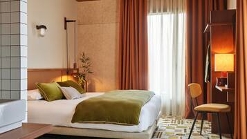 Klassieke tweepersoonskamer | Select Comfort-bedden, individueel gedecoreerd, geluiddichte muren