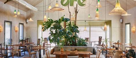 Dagelijks ontbijtbuffet (EUR 16 per persoon)