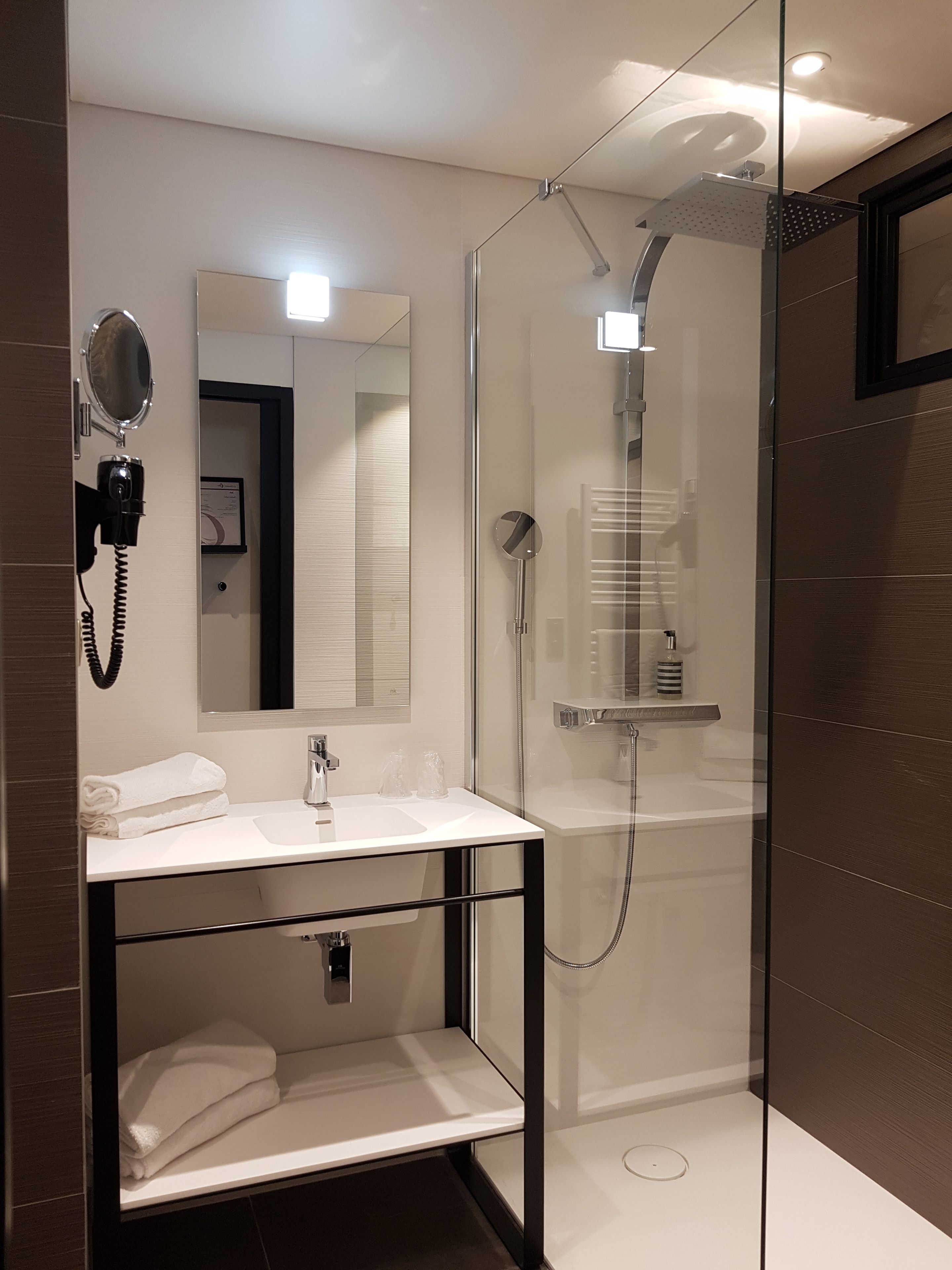 comfort double room (hotel) | bathroom | free toiletries, hair dryer, towels