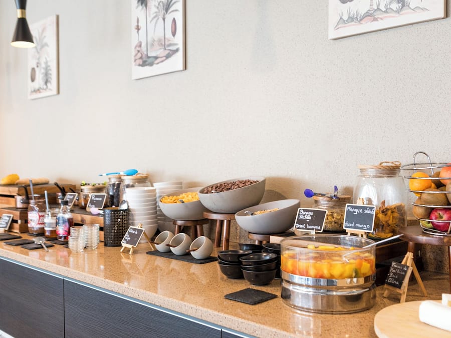Café da manhã com buffet todos os dias mediante uma taxa