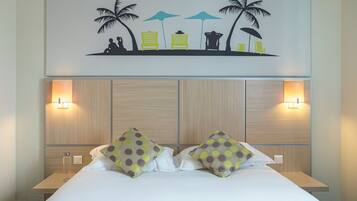 Standard Double Room | In-room safe, desk, soundproofing, iron/ironing board
