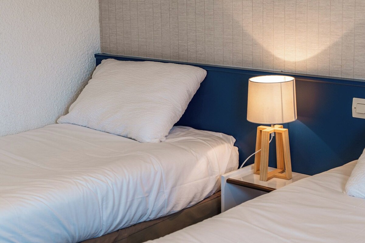 Classic Triple Room | Desk, soundproofing, bed sheets