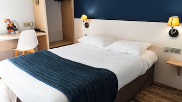 Superior Room | Desk, soundproofing, bed sheets