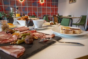 Dagelijks ontbijtbuffet (toeslag)