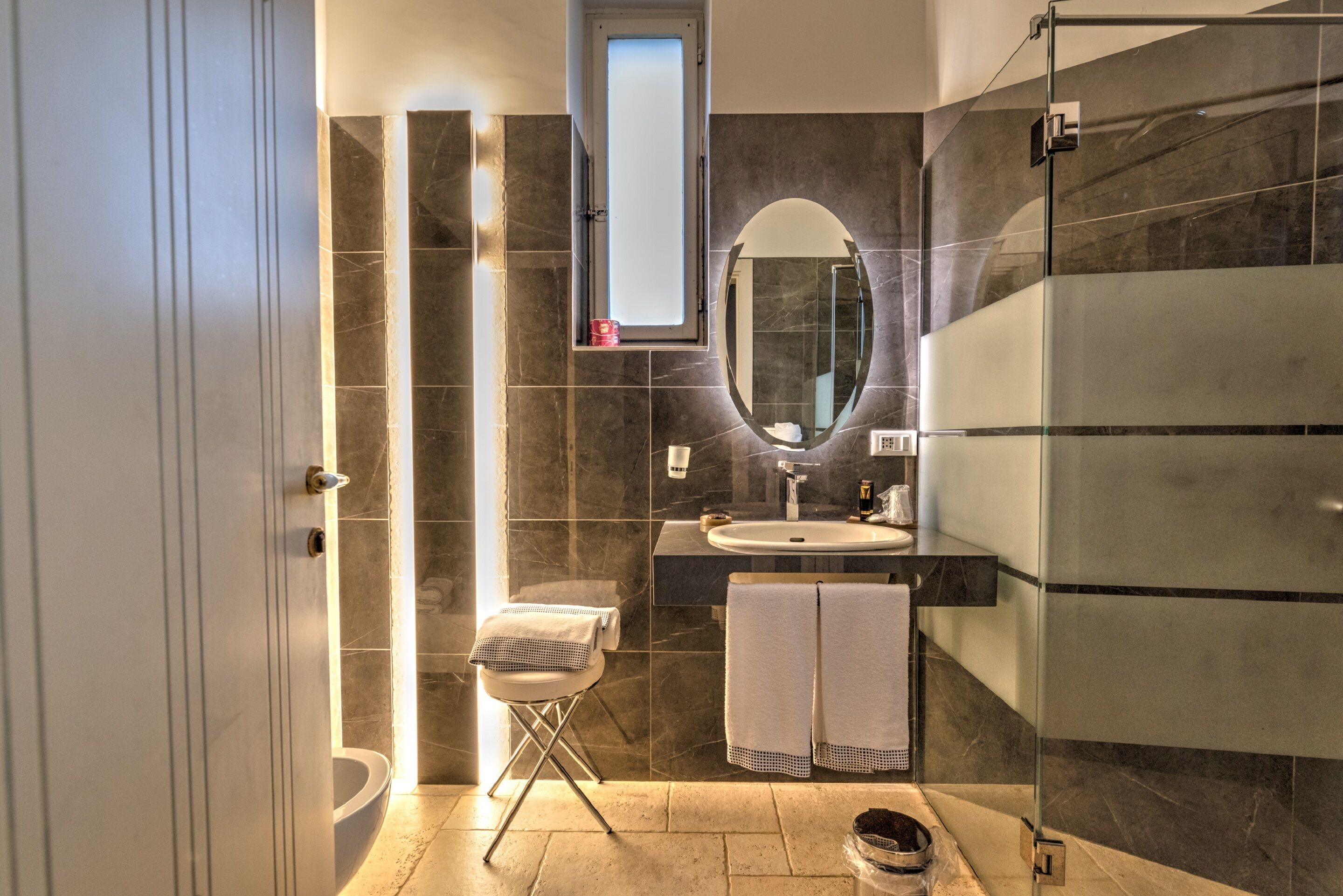 shower, rainfall showerhead, free toiletries, hair dryer