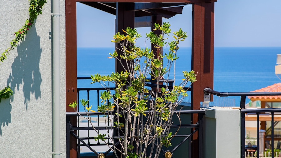 Kastro Hotel