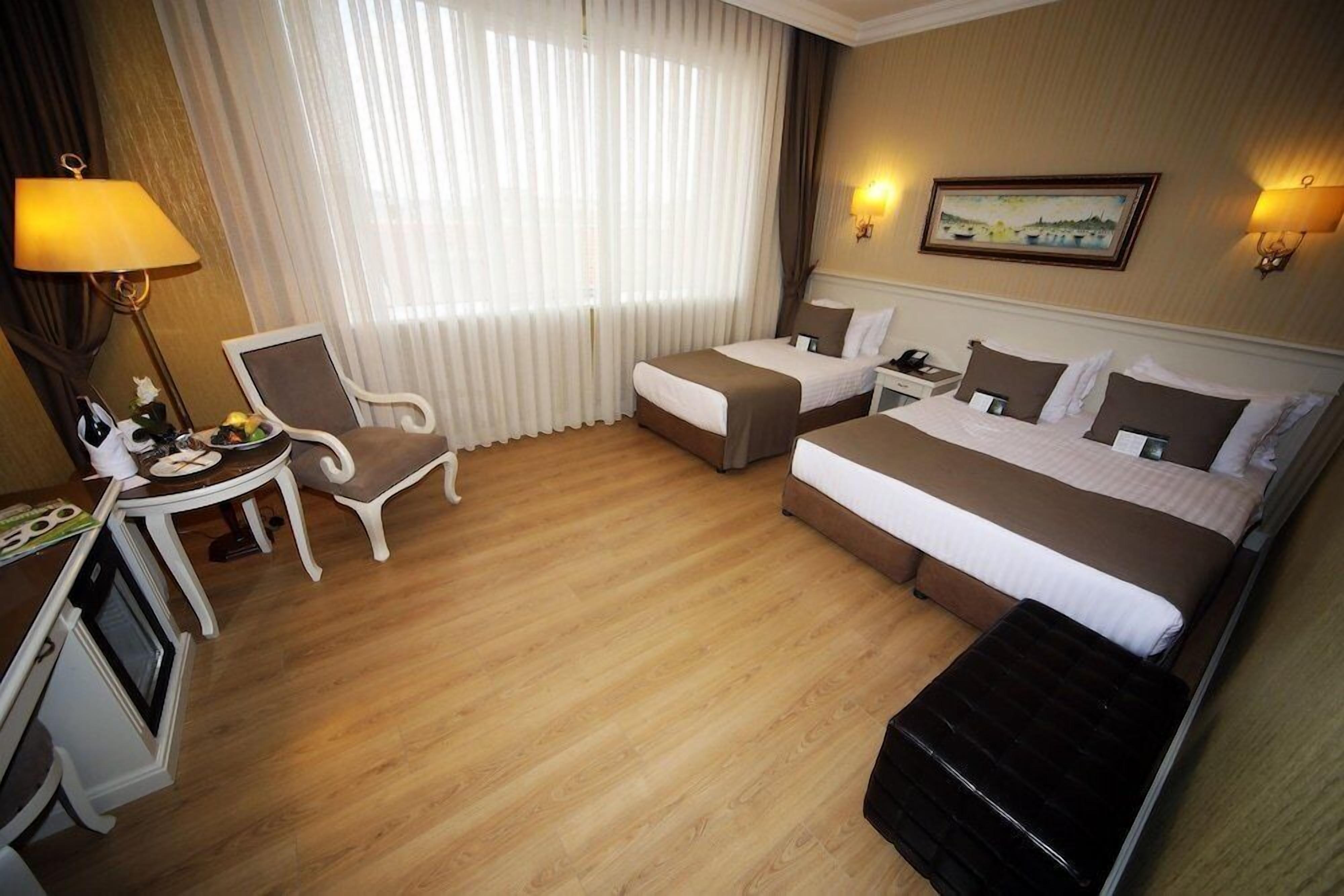 Minibar, in-room safe, soundproofing, bed sheets