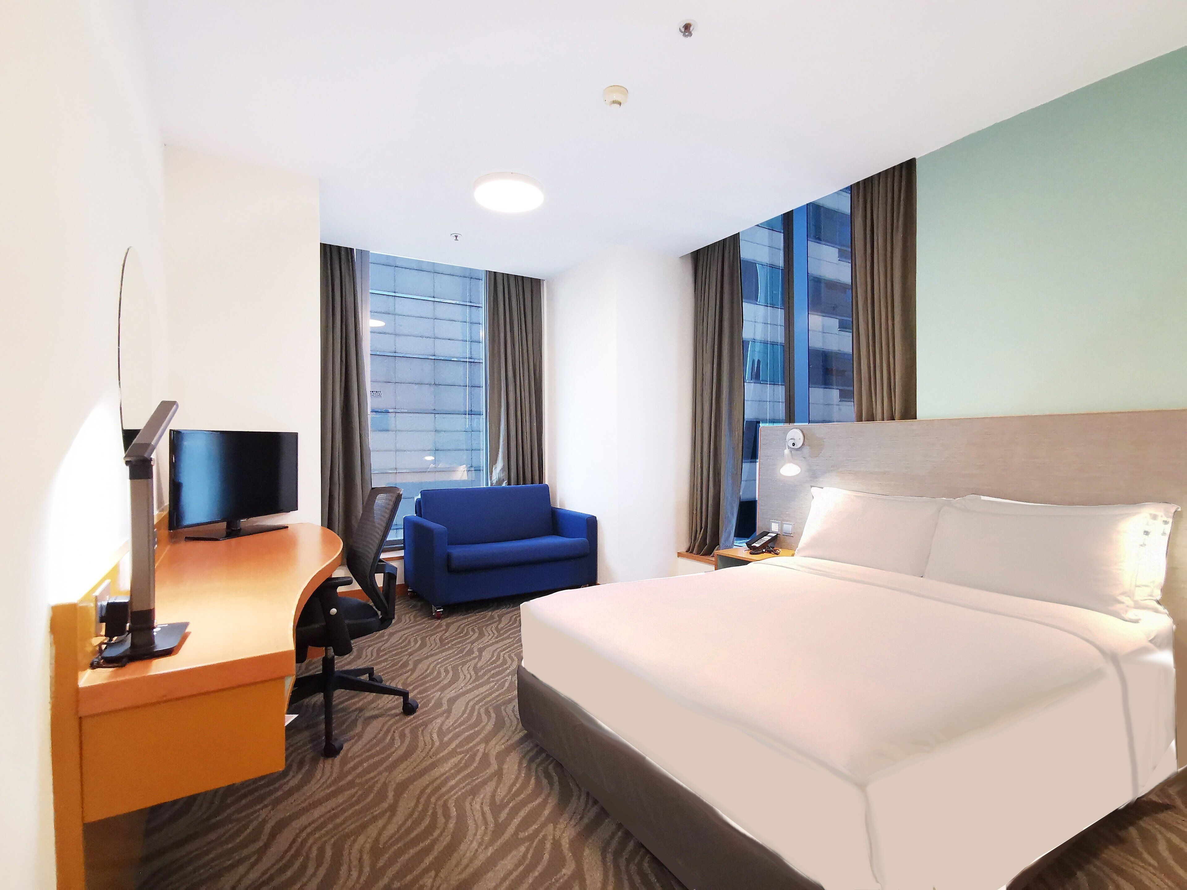 Photo - Holiday Inn Express Hong Kong Causeway Bay by IHG