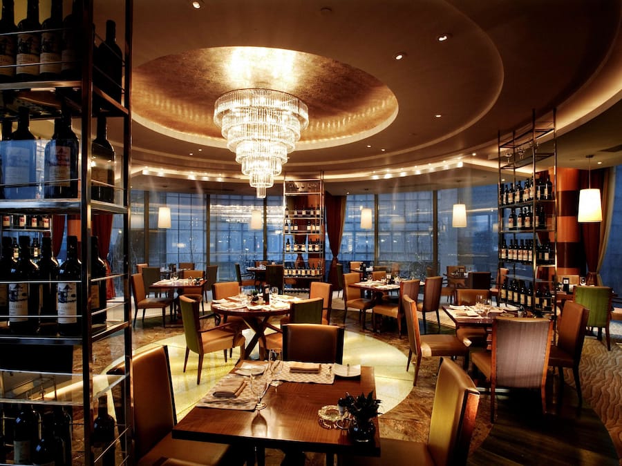 Petit déjeuner servi sur place