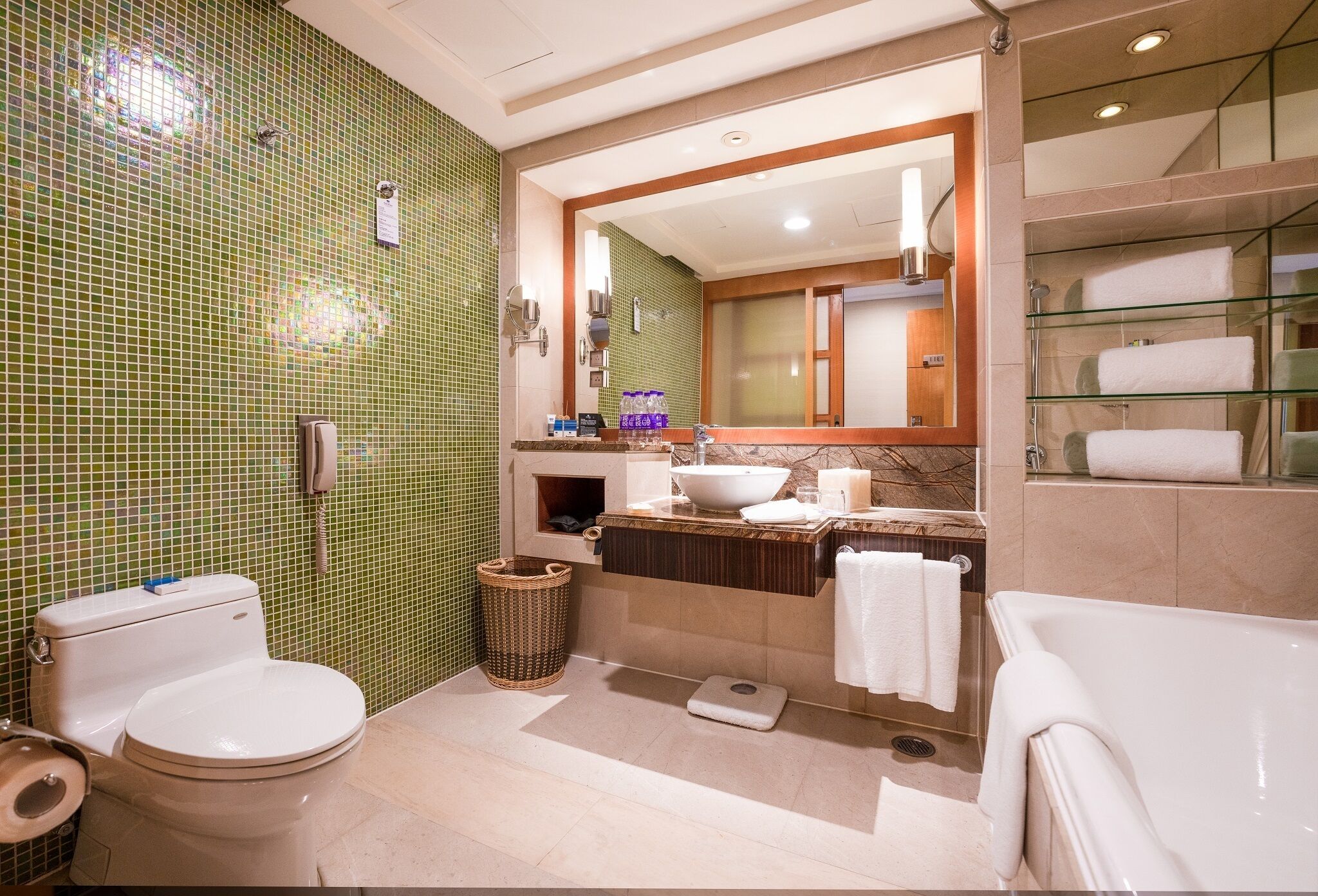 club room (plaza) | bathroom | combined shower/bathtub, deep-soaking bathtub, rainfall showerhead