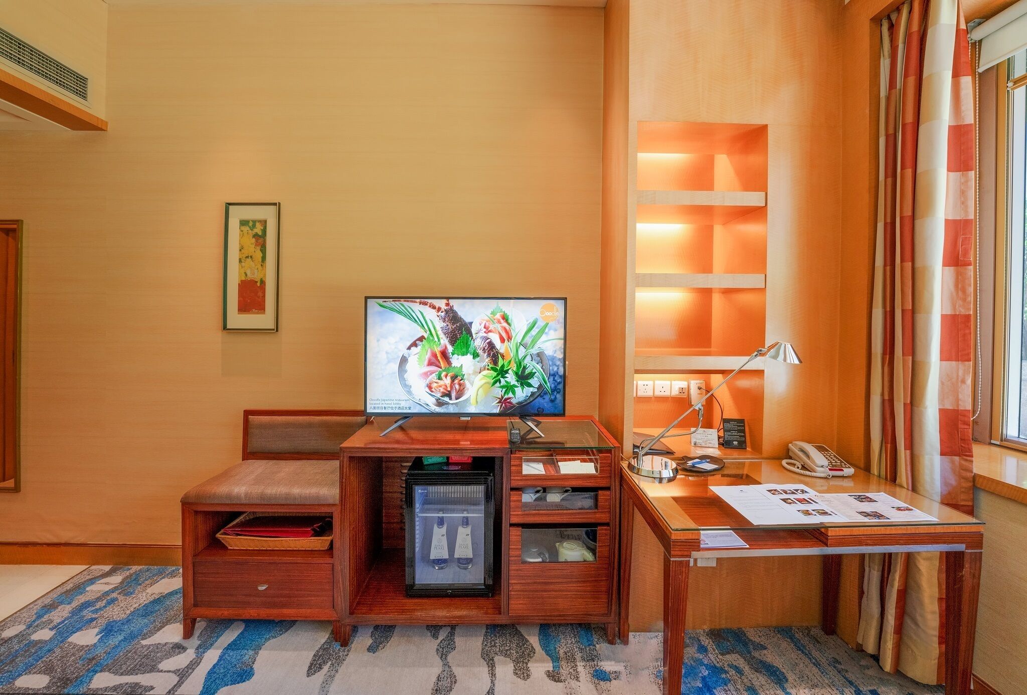 superior room | premium bedding, minibar, in-room safe, desk