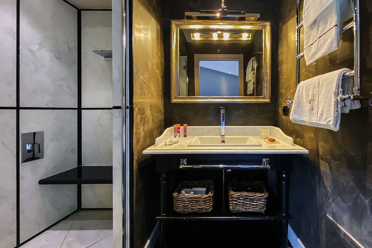 tower suite | billiards