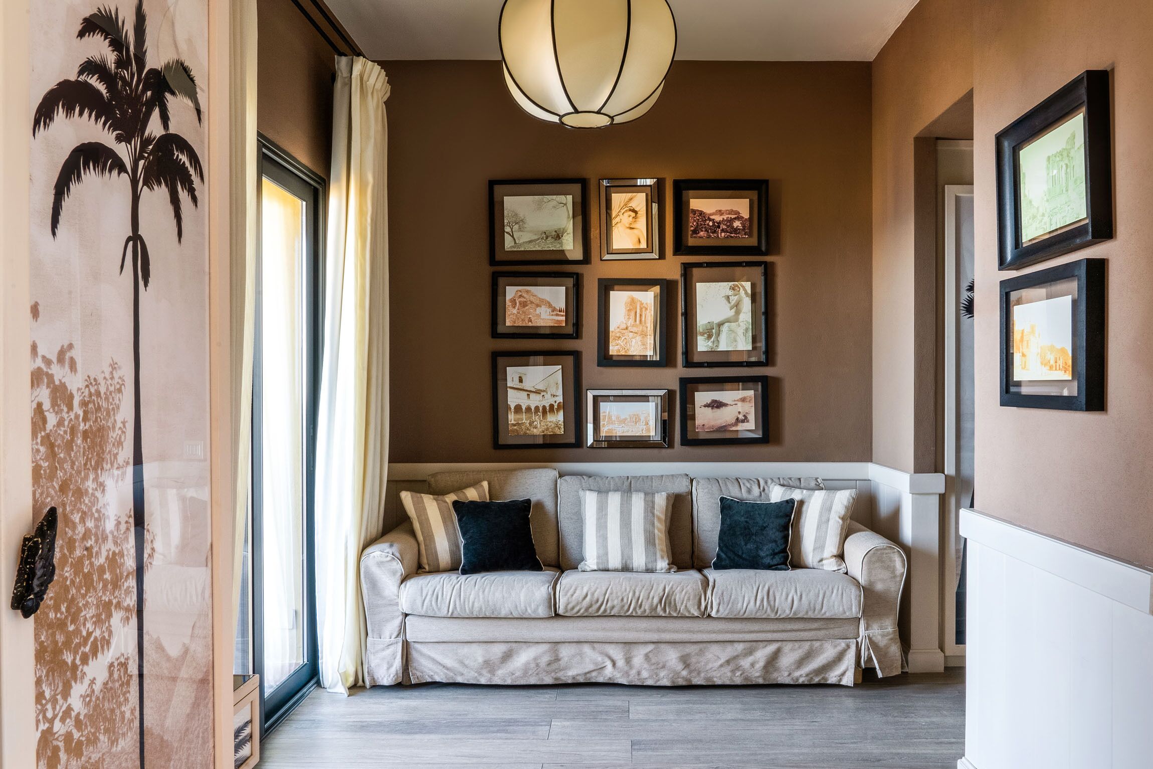 mini suite | living area | flat-screen tv, dvd player, pay films