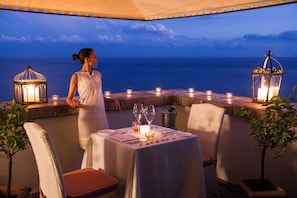 Breakfast, lunch and dinner served - HOTEL VILLA CARLOTTA (Taormina)
