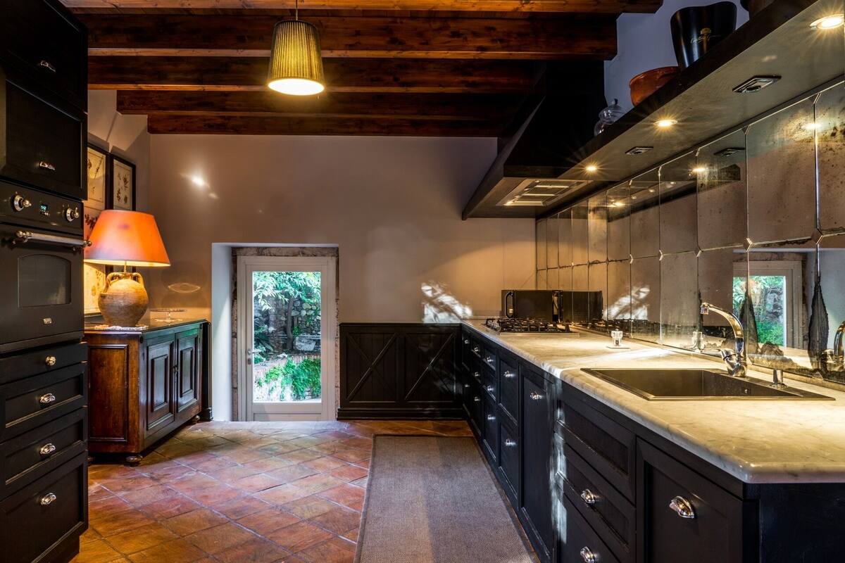 luxury villa, garden view, annex building | private kitchen | coffee/tea maker