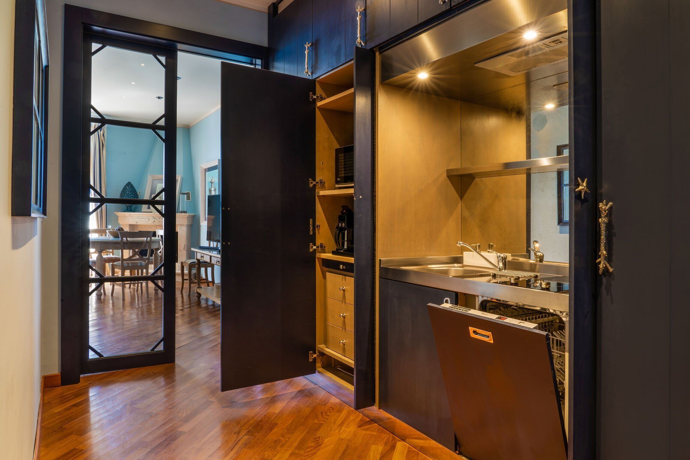 apartment, 1 bedroom, annex building | private kitchen | coffee/tea maker