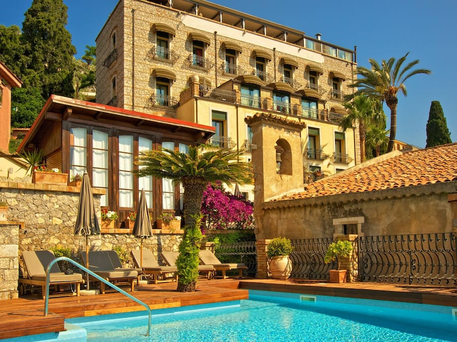 Sesongbasert utendørsbasseng