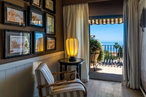 Mini suite | Living area | Flat-screen TV, DVD player, pay movies