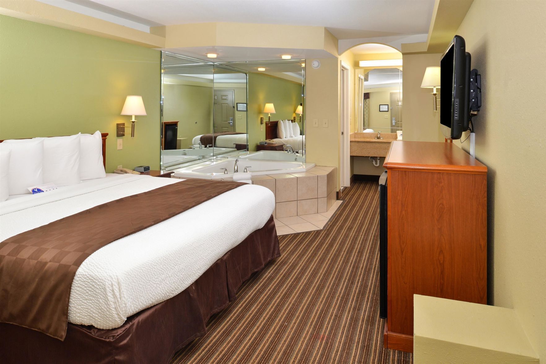Desk, iron/ironing board, free WiFi, alarm clocks