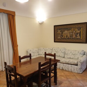 Deluxe Apartment, 1 Bedroom, Sea View | Private kitchen