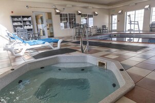 Una piscina cubierta