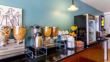 Free daily continental breakfast