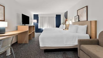 Room, Multiple Beds | Living area