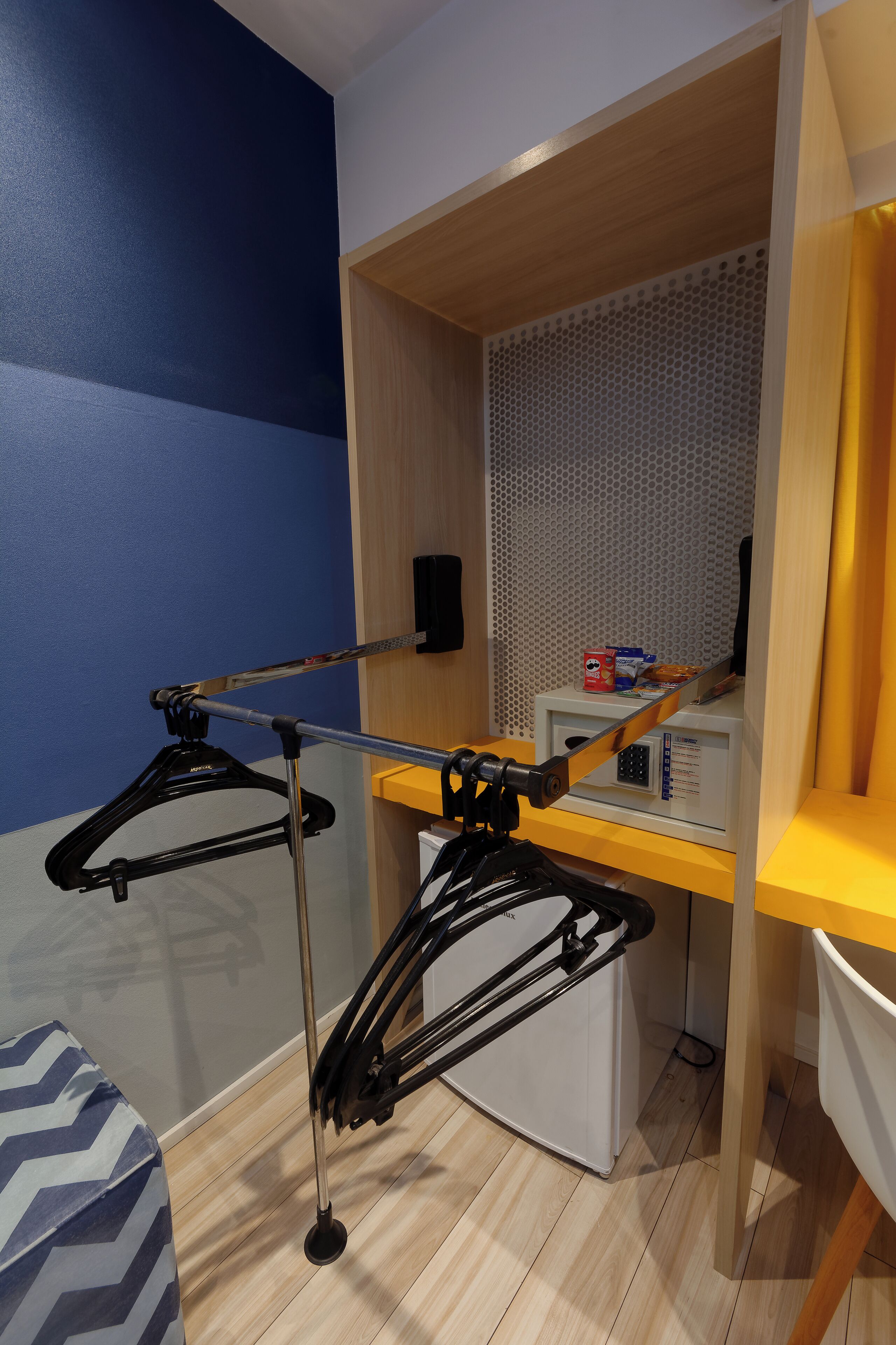 superior single room | bathroom | shower, eco-friendly toiletries, hair dryer, towels