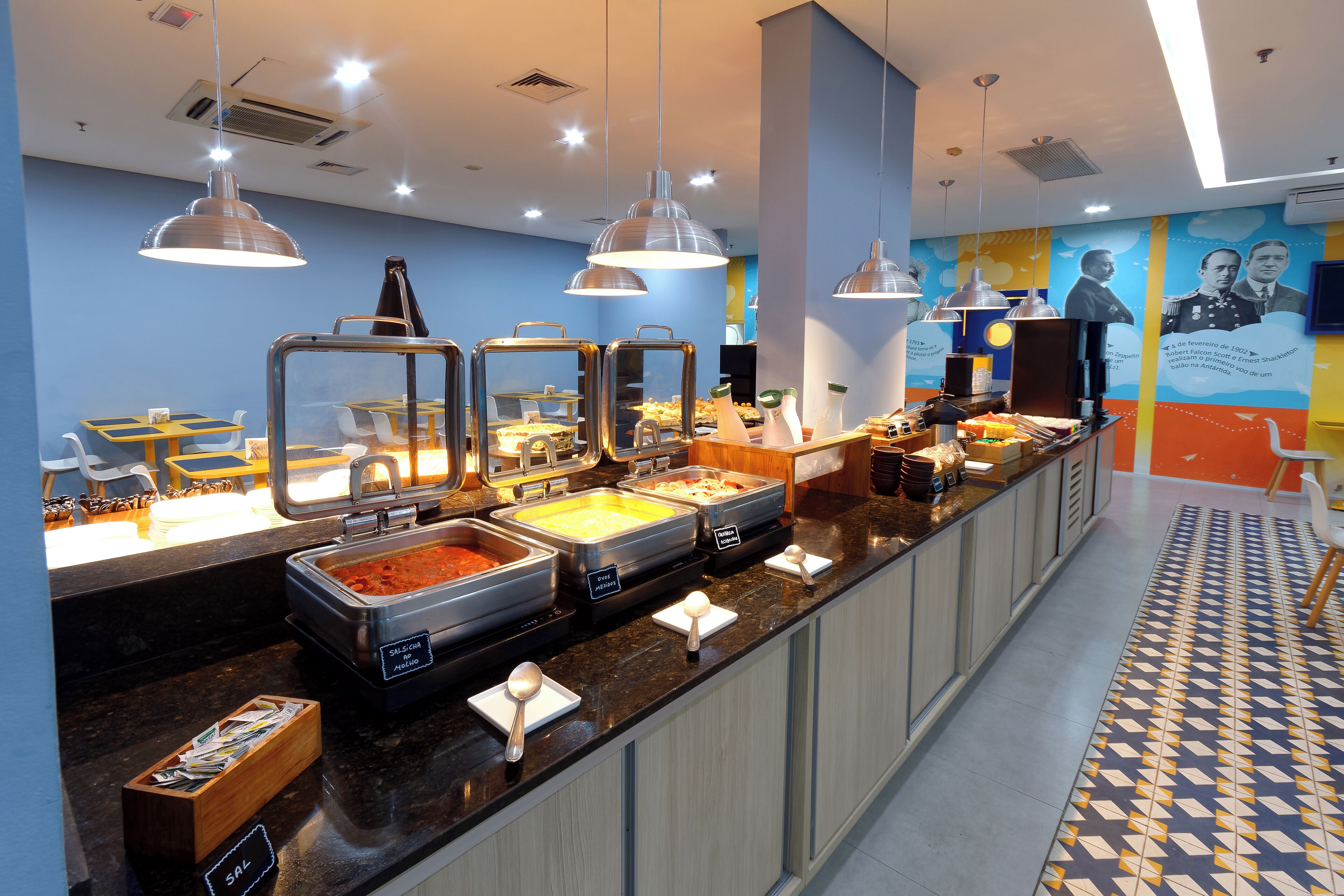 daily buffet breakfast (brl 45 per person)