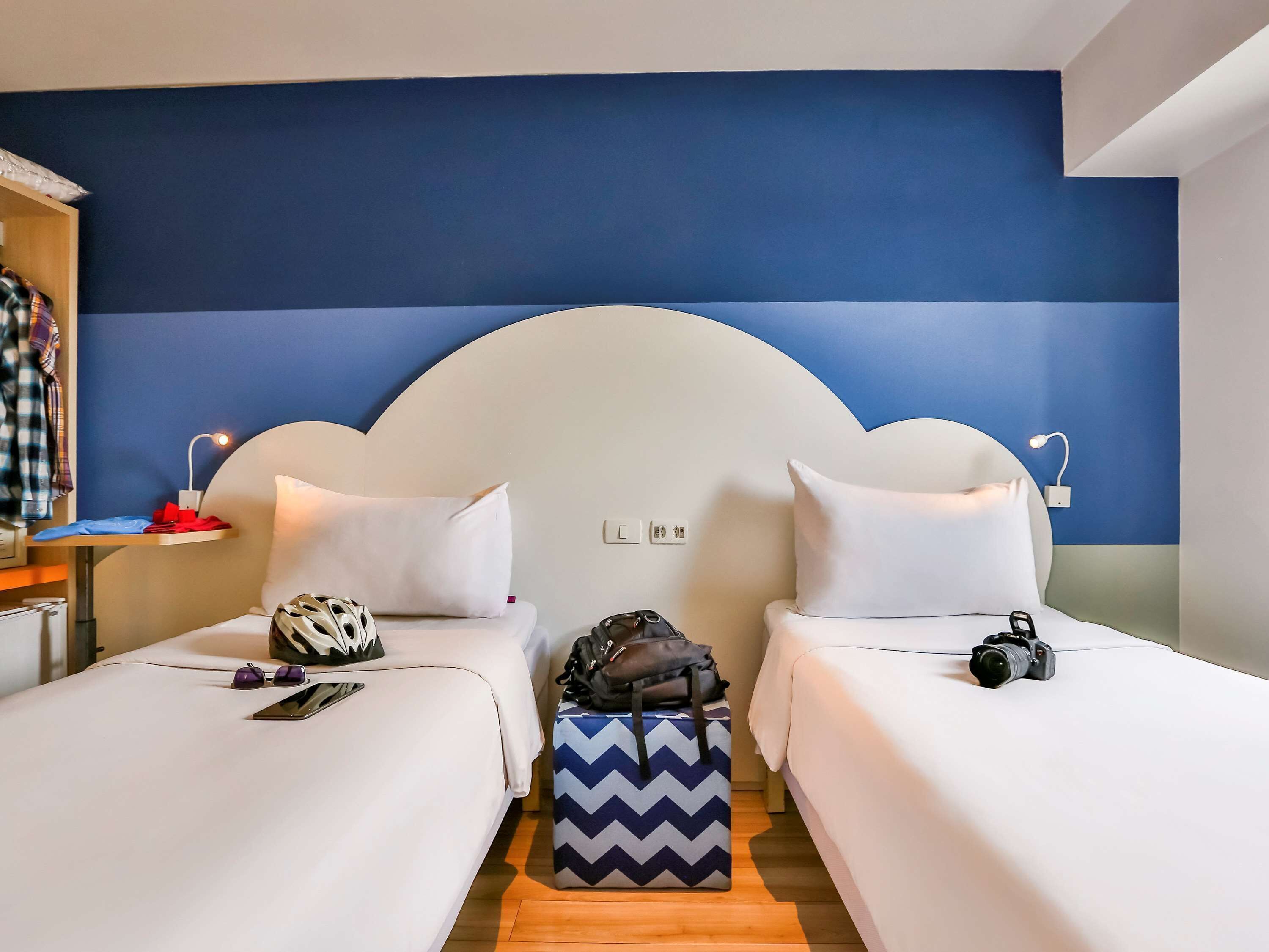 Minibar, coffres-forts dans les chambres, décoration personnalisée