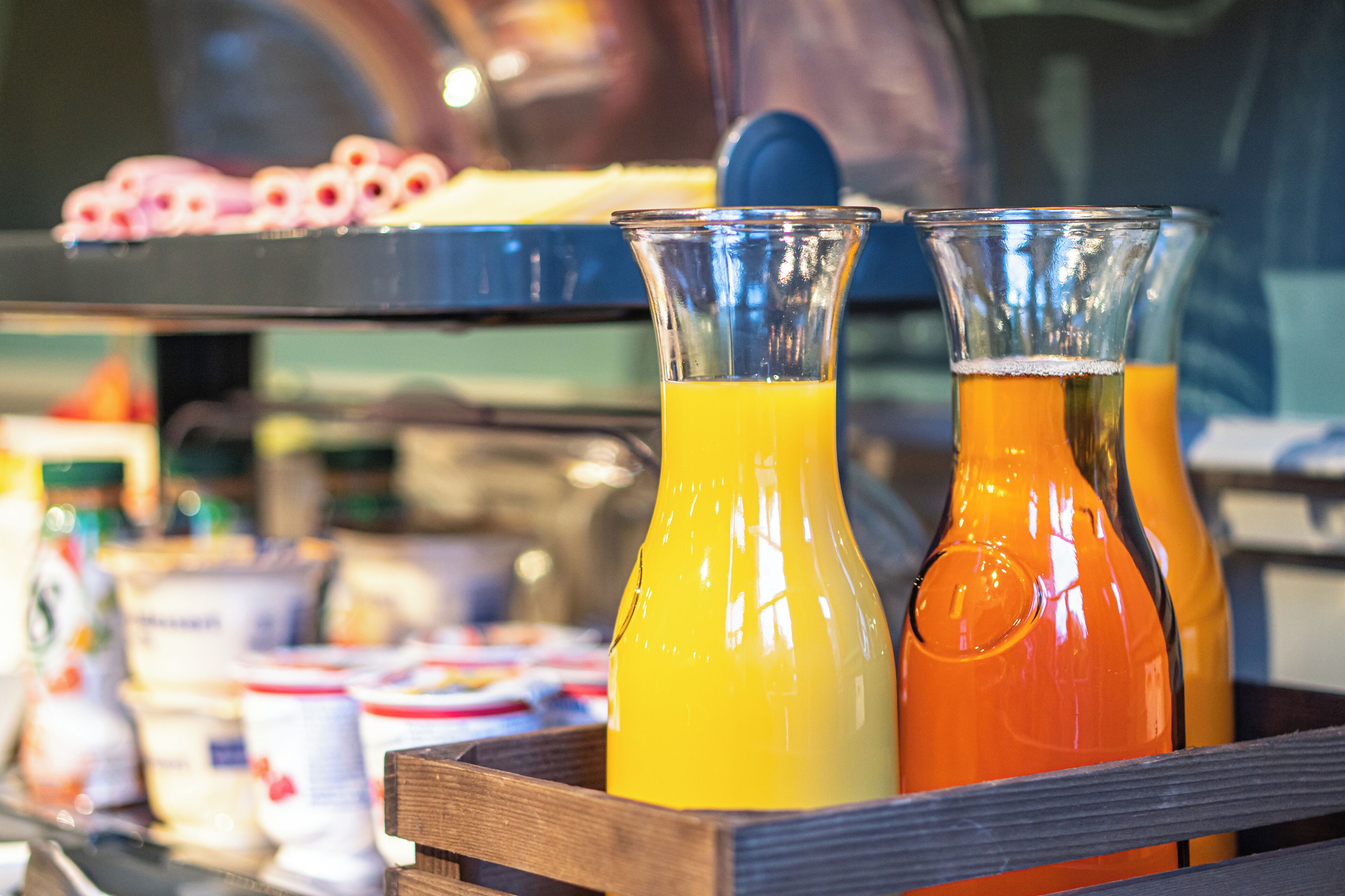 daily buffet breakfast (eur 20 per person)