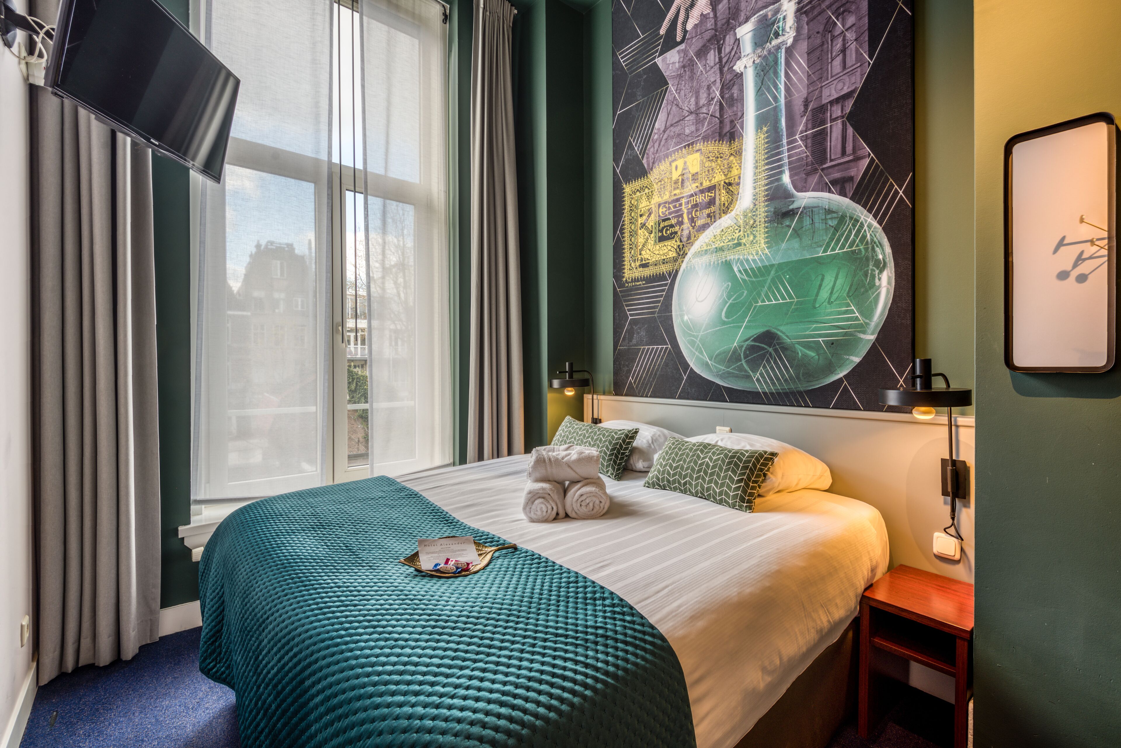 double room | hypo-allergenic bedding, in-room safe, desk, iron/ironing board